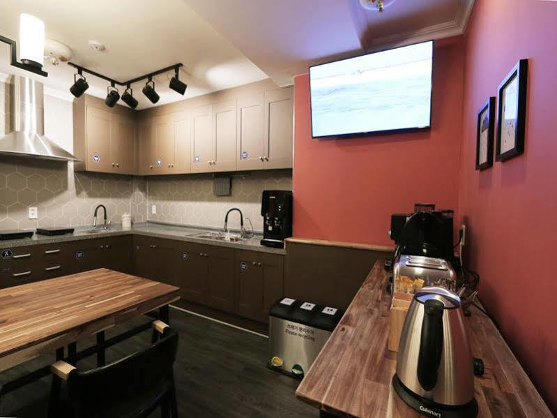 Blueboat Hostel Jeonju Εξωτερικό φωτογραφία