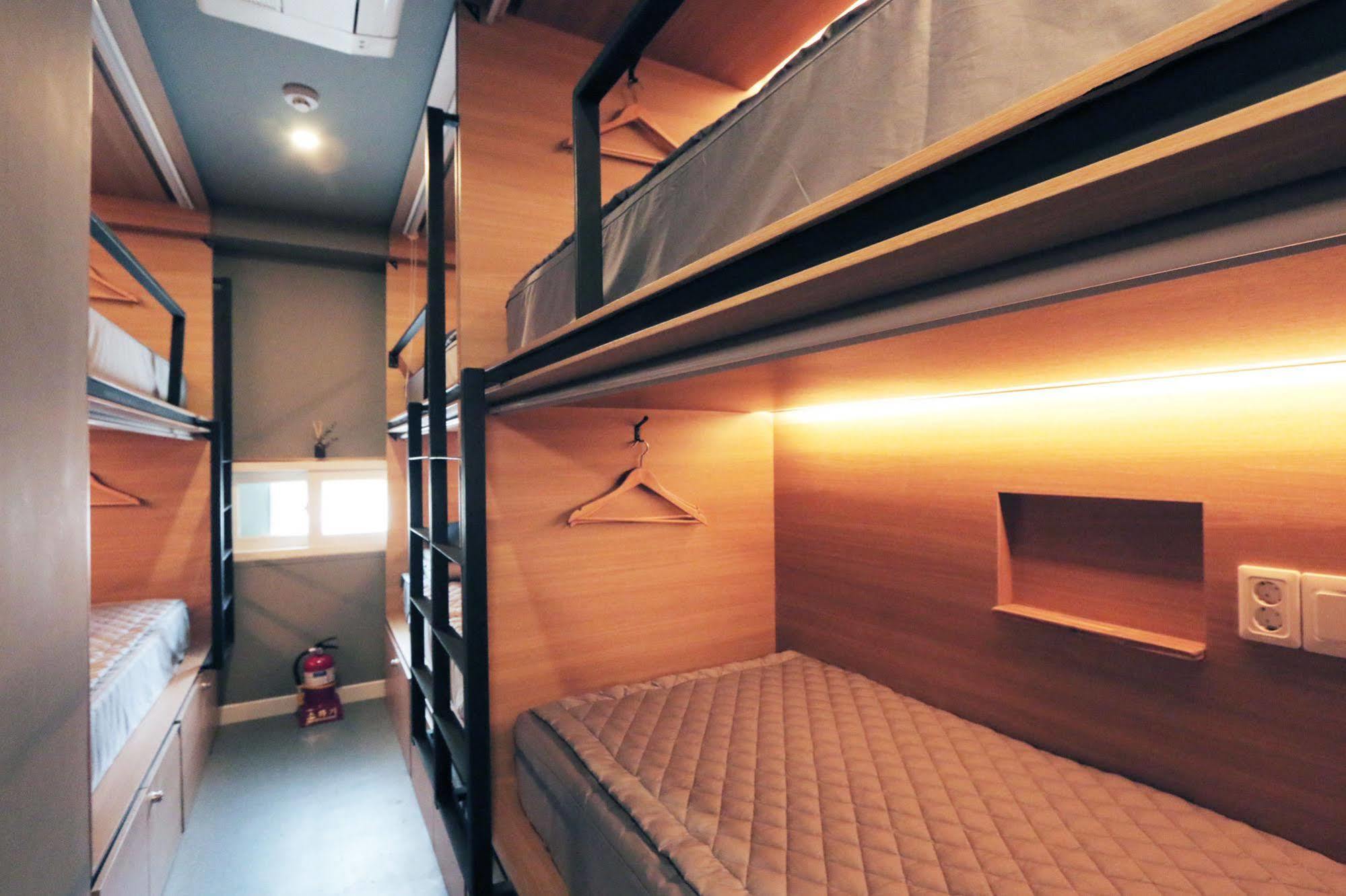 Blueboat Hostel Jeonju Εξωτερικό φωτογραφία
