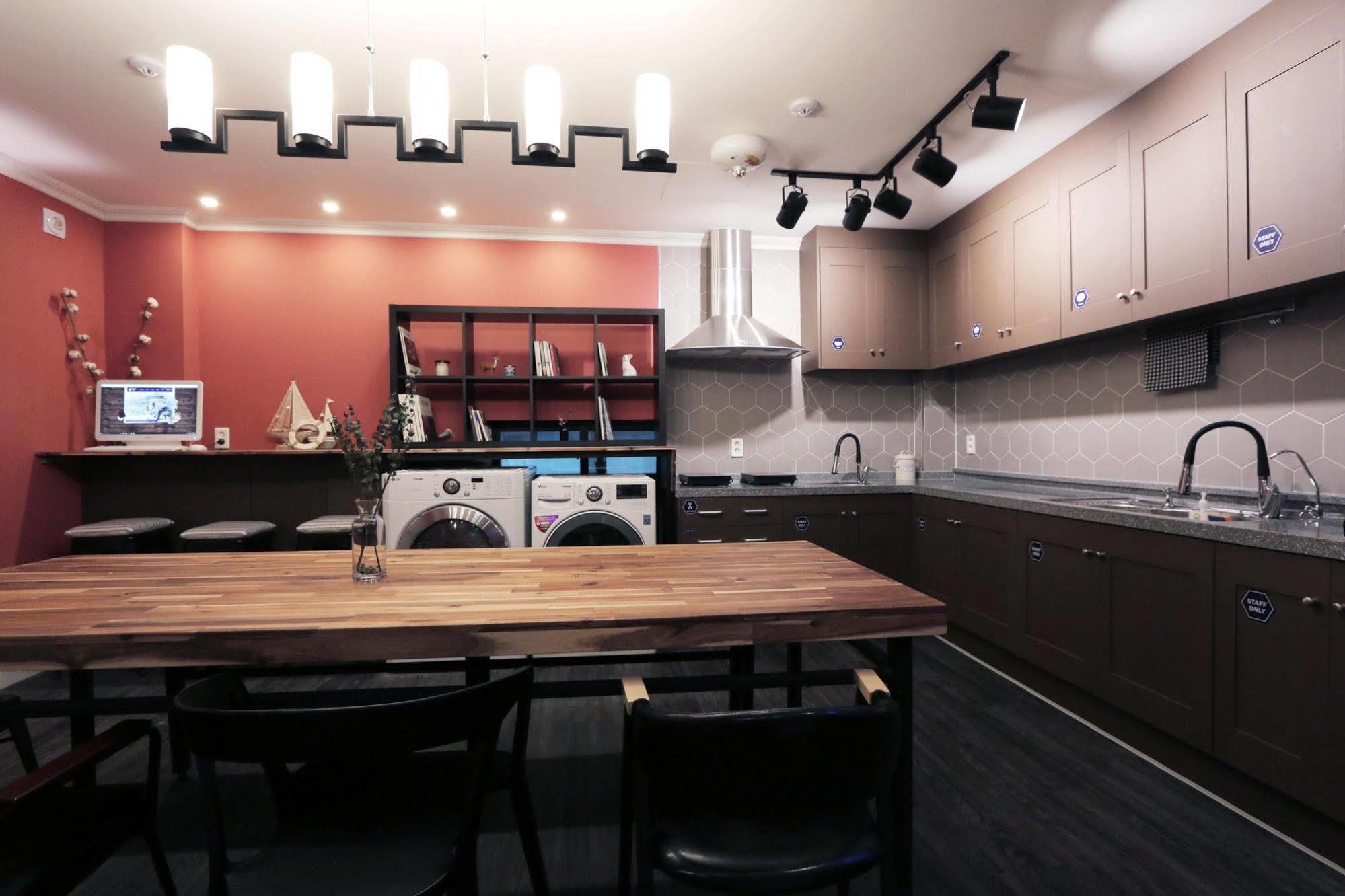 Blueboat Hostel Jeonju Εξωτερικό φωτογραφία